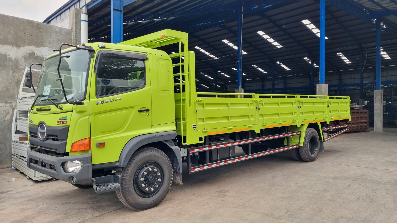 HINO-TRONTON-ENGKEL-BAK-BESI